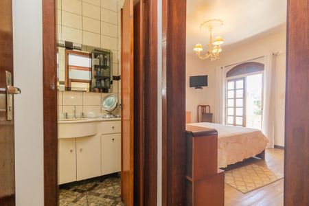 Casa à venda com 244m², 3 quartos e 5 vagasSuíte 