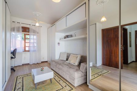 Casa à venda com 244m², 3 quartos e 5 vagasQuarto 2