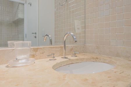 Apartamento para alugar com 80m², 2 quartos e 2 vagasBanheiro da Suíte 2