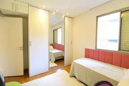 Apartamento à venda com 100m², 3 quartos e 1 vagaQuarto 2
