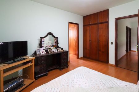 Casa à venda com 189m², 5 quartos e 4 vagasSuíte