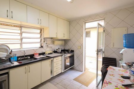 Casa à venda com 189m², 5 quartos e 4 vagasCozinha - ambiente 1