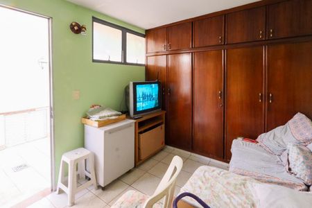 Casa à venda com 189m², 5 quartos e 4 vagasQuarto de Serviço