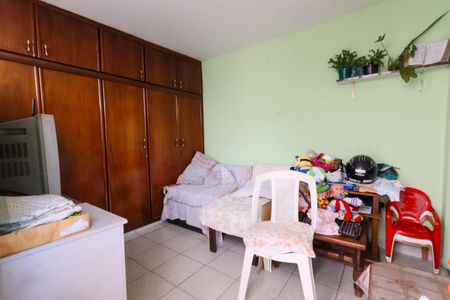 Casa à venda com 189m², 5 quartos e 4 vagasQuarto de Serviço