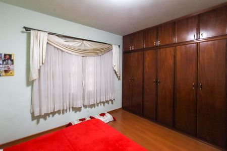 Casa à venda com 189m², 5 quartos e 4 vagasQuarto 3