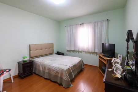 Casa à venda com 189m², 5 quartos e 4 vagasSuíte