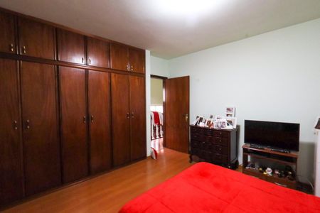 Casa à venda com 189m², 5 quartos e 4 vagasQuarto 3