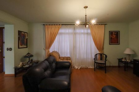 Casa à venda com 189m², 5 quartos e 4 vagasSala de estar