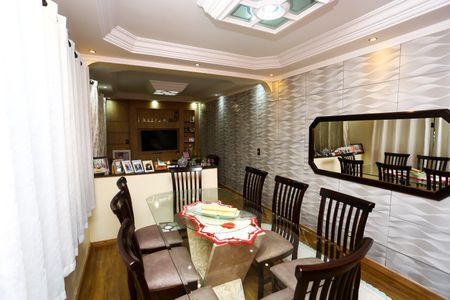 Casa à venda com 125m², 3 quartos e 2 vagasSala