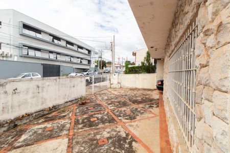 Casa à venda com 268m², 3 quartos e 3 vagas Casa à venda com 268m², 3 quartos e 3 vagasÁREA EXTERNA FRENTE
