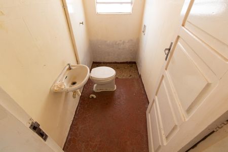 Casa à venda com 268m², 3 quartos e 3 vagas Casa à venda com 268m², 3 quartos e 3 vagasBANHEIRO DA EDÍCULA