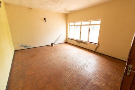 Casa à venda com 268m², 3 quartos e 3 vagas Casa à venda com 268m², 3 quartos e 3 vagasSala