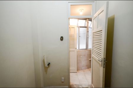 Apartamento à venda com 68m², 2 quartos e sem vaga Apartamento à venda com 68m², 2 quartos e sem vagaQuarto de Serviço