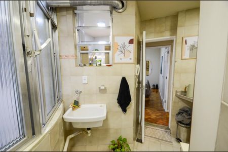 Apartamento à venda com 68m², 2 quartos e sem vaga Apartamento à venda com 68m², 2 quartos e sem vagaÁrea de Serviço