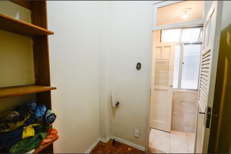 Apartamento à venda com 68m², 2 quartos e sem vaga Apartamento à venda com 68m², 2 quartos e sem vagaQuarto de Serviço