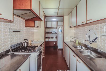 Apartamento à venda com 206m², 4 quartos e 2 vagasCozinha