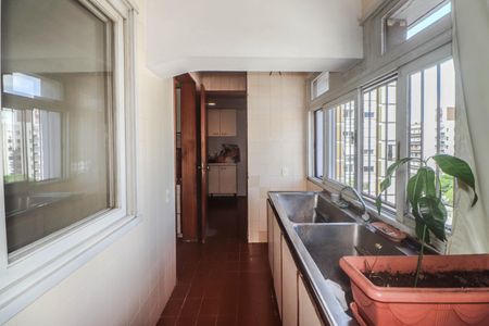 Apartamento à venda com 206m², 4 quartos e 2 vagasÁrea de Serviço/ Dependência