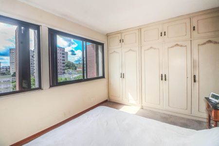 Apartamento à venda com 206m², 4 quartos e 2 vagasSuíte