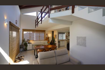 Casa para alugar com 220m², 3 quartos e 4 vagasSala