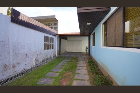 Casa para alugar com 220m², 3 quartos e 4 vagasPátio e garagem