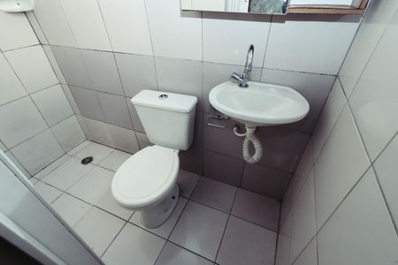 Casa à venda com 140m², 3 quartos e 4 vagasBanheiro 2 ( Casa 2 )