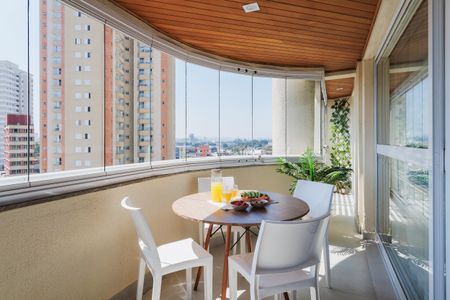 Apartamento para alugar com 124m², 3 quartos e 2 vagasVaranda