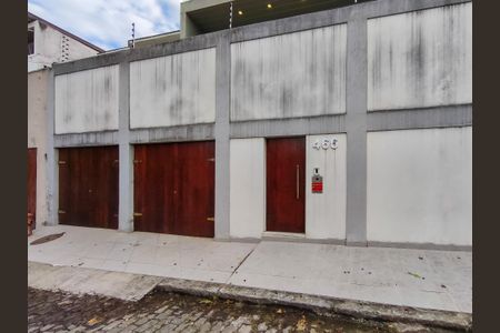 Casa à venda com 330m², 4 quartos e 2 vagasFachada