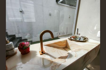 Casa à venda com 330m², 4 quartos e 2 vagasLavabo Sala