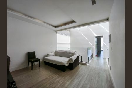 Casa à venda com 330m², 4 quartos e 2 vagasHall social