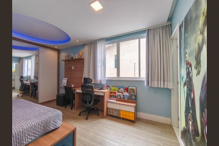 Casa à venda com 330m², 4 quartos e 2 vagasSuíte 4