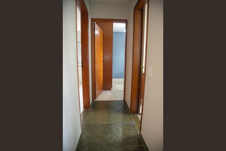 Apartamento à venda com 76m², 2 quartos e 2 vagas Apartamento à venda com 76m², 2 quartos e 2 vagasCorredor