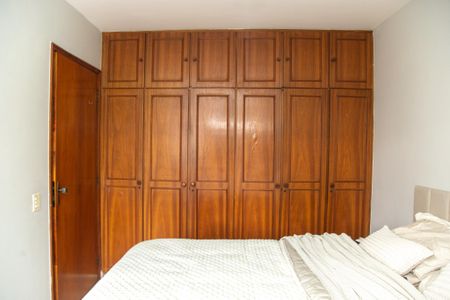 Apartamento à venda com 76m², 2 quartos e 2 vagas Apartamento à venda com 76m², 2 quartos e 2 vagasQuarto 2