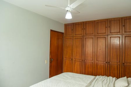 Apartamento à venda com 76m², 2 quartos e 2 vagas Apartamento à venda com 76m², 2 quartos e 2 vagasQuarto 2