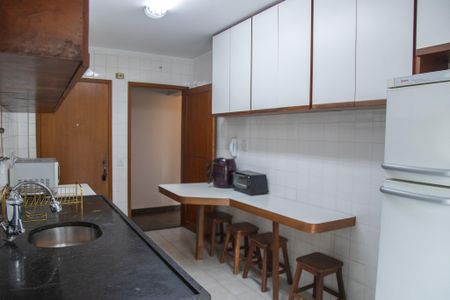Apartamento à venda com 76m², 2 quartos e 2 vagas Apartamento à venda com 76m², 2 quartos e 2 vagasCozinha