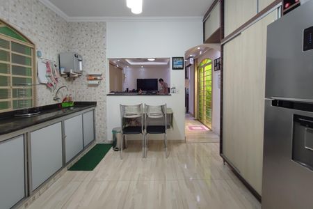 Casa à venda com 220m², 5 quartos e 5 vagas Casa à venda com 220m², 5 quartos e 5 vagasCozinha