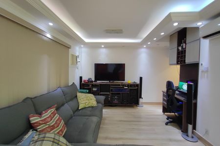 Casa à venda com 220m², 5 quartos e 5 vagas Casa à venda com 220m², 5 quartos e 5 vagasSala de Estar