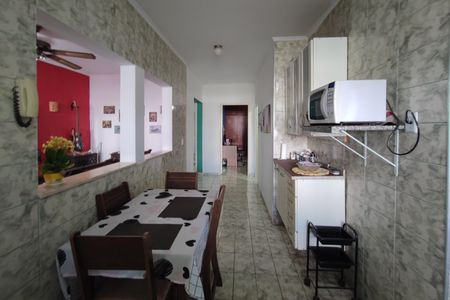 Casa à venda com 220m², 5 quartos e 5 vagas Casa à venda com 220m², 5 quartos e 5 vagasCasa 2- Cozinha