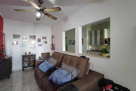 Casa à venda com 220m², 5 quartos e 5 vagas Casa à venda com 220m², 5 quartos e 5 vagasCasa 2 - Sala