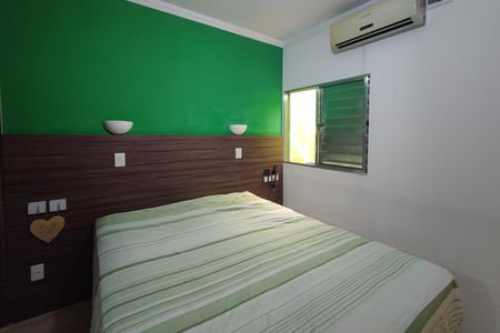 Casa à venda com 220m², 5 quartos e 5 vagas Casa à venda com 220m², 5 quartos e 5 vagasQuarto Suíte