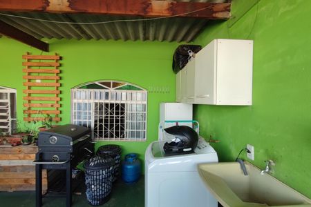 Casa à venda com 220m², 5 quartos e 5 vagas Casa à venda com 220m², 5 quartos e 5 vagasCasa 2 - Área de Serviço