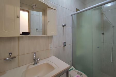 Casa à venda com 220m², 5 quartos e 5 vagas Casa à venda com 220m², 5 quartos e 5 vagasBanheiro Suíte