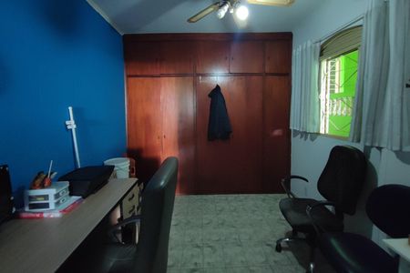 Casa à venda com 220m², 5 quartos e 5 vagas Casa à venda com 220m², 5 quartos e 5 vagasCasa 2 - Quarto