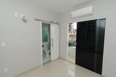 Apartamento à venda com 97m², 3 quartos e 2 vagas Apartamento à venda com 97m², 3 quartos e 2 vagasSuíte