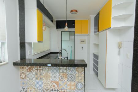 Apartamento à venda com 97m², 3 quartos e 2 vagas Apartamento à venda com 97m², 3 quartos e 2 vagasCozinha