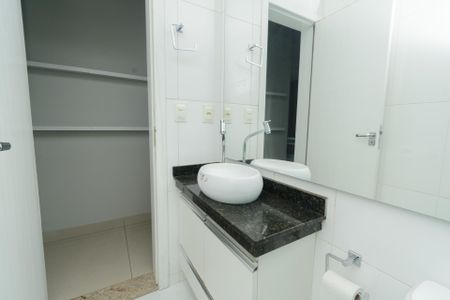 Apartamento à venda com 97m², 3 quartos e 2 vagas Apartamento à venda com 97m², 3 quartos e 2 vagasBanheiro Social