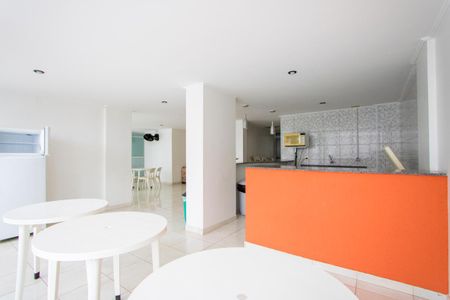 Apartamento para alugar com 80m², 2 quartos e 1 vagaÁrea comum - Salão de festas