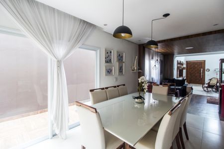 Casa de condomínio à venda com 280m², 3 quartos e 4 vagas Casa de condomínio à venda com 280m², 3 quartos e 4 vagasSala de Jantar