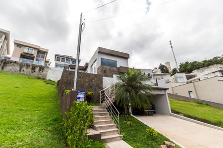 Casa de condomínio à venda com 280m², 3 quartos e 4 vagas Casa de condomínio à venda com 280m², 3 quartos e 4 vagasVista da Rua