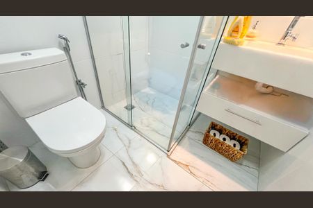 Apartamento à venda com 115m², 4 quartos e 3 vagasBanheiro 1