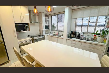 Apartamento à venda com 115m², 4 quartos e 3 vagasCozinha